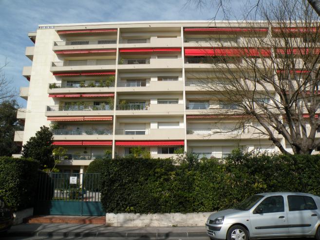  immeuble avec grands balcons, bd du Prado